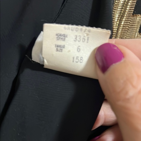 Elegant Black and Gold Dress - Picture 10 of 11